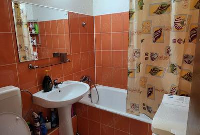 Ofer garsoniera de inchiriat-zona Titan, Diham - 3