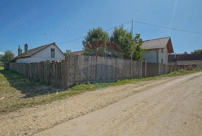 Casa / Vila cu 2 camere de vanzare in zona Vest - 1