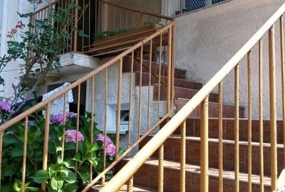 Casă bifamilială foarte bine întreținută, cu facilități bune - 2