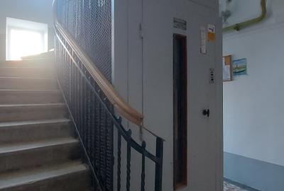 Apartament cu 5 camere decomandat în P-ța Unirii - 25