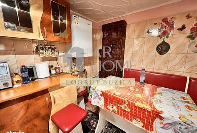 Casă cu 4 camere decomandat în Strejnicu - 8