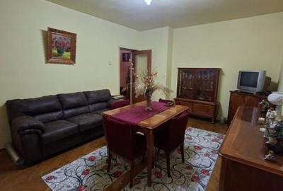 Apartament cu 4 camere decomandat în Traian - 3