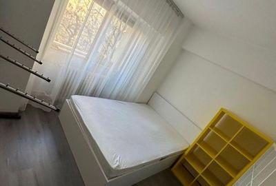 Apartament cu 3 camere decomandat, mobilat în Ozana