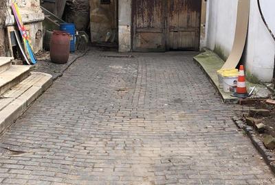 Casă cu 6 camere cu Teren 550 Mp în Central