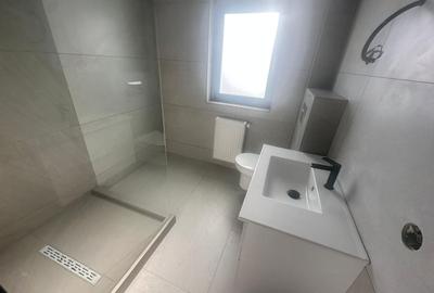 Duplex cu 4 camere cu Canalizare în Central - 14