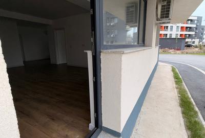 Apartament cu 3 camere semidecomandat în Voluntari