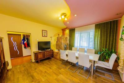 DE VANZARE casa zona centru vechi-SUPER LOCATIE - 4