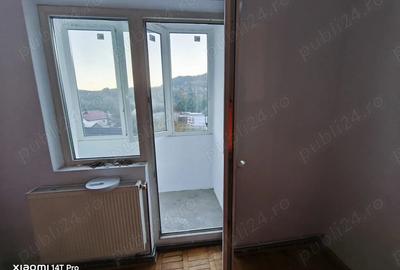 Apartament cu 3 camere semidecomandat în Molid - 3