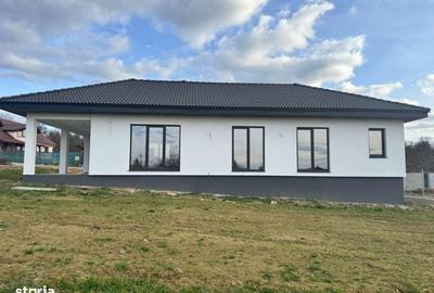 Casă cu 4 camere cu Teren 812 Mp în Groși