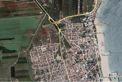 Teren de 4500 mp, în Nord