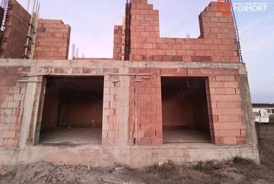 Apartament cu 4 camere decomandat în Plopi