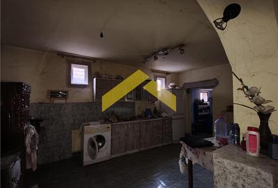 Casă individuală cu 4 camere cu Canalizare în Periferie - 6