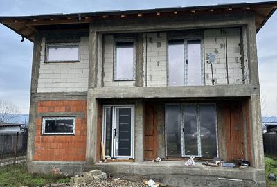 Casă cu 4 camere în Central - 1