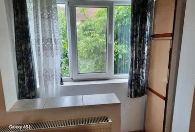 Proprietr, inchiriez garsoniera 32mp, central, confort 1,etaj 3, balcon, complet utilat. Tel. 0722.3 - 8