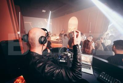 Spațiu comercial, de 90 mp, în Central - 7