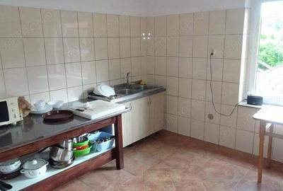 Spațiu comercial, de 300 mp, în Central - 13