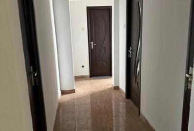 Apartament cu 3 camere decomandat în Calea București - 4