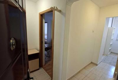 Casă cu 2 camere semidecomandat în Colentina