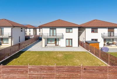 Casă individuală cu 4 camere cu Canalizare în Central - 35