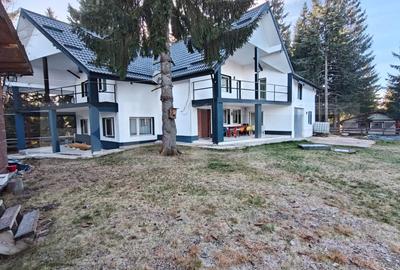 Casa de vacanta/locuit  7 camere, 420 mp utili, 1430 mp de teren, Marisel - 1