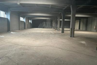 Spațiu comercial, de 4,000 mp, în Central - 8