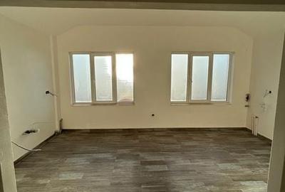 Apartament cu 4 camere în Decebal - 6