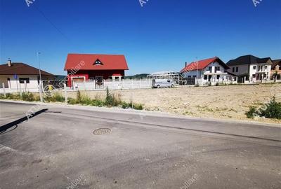 Teren intravilan 1000 mp cu utilitati in Cristian - 3