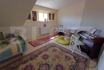 Casă cu 8 camere cu Teren 1500 Mp în Central - 10