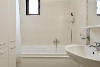 Apartament cu 4 camere semidecomandat, mobilat în 1 Mai - 16