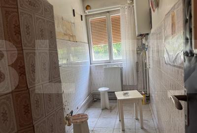 Apartament de vanzare, cu 4 camere, 65 mp, zona Dacia - 9