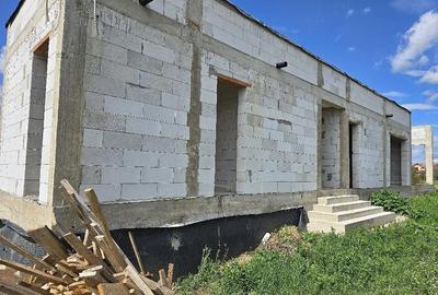 Casă cu 2 camere cu Teren 547 Mp în Cetate - 2