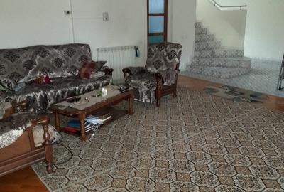Casă cu 5 camere cu Teren 1400 Mp în Central - 14
