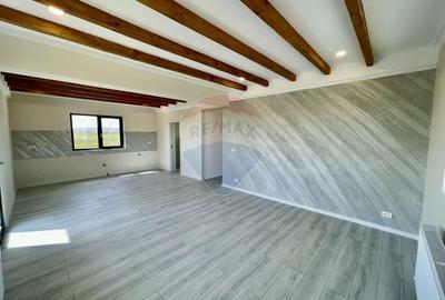 Casă cu 4 camere cu Canalizare în Exterior Vest - 35