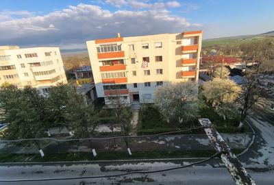 Apartament cu 3 camere decomandat în Central - 2