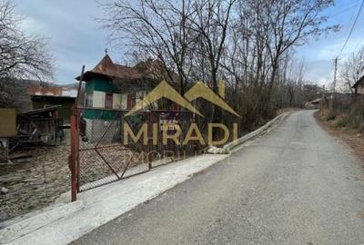 Casă cu 5 camere cu Teren 1990 Mp în Adunați - 20