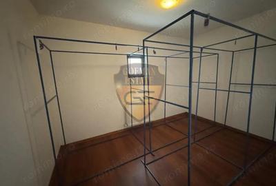 Casă cu 4 camere cu Canalizare în Lumina - 16