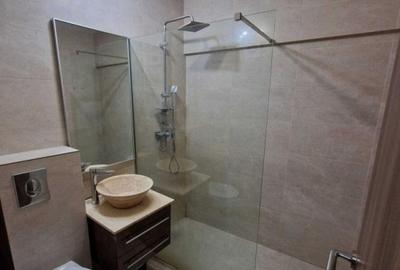 Apartament cu 3 camere semidecomandat, mobilat în Panduri