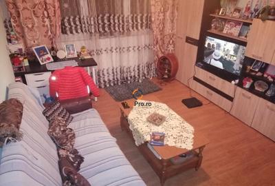 Apartament 3 camere | Semidecomandat | Etaj 3/4 | Zona D...