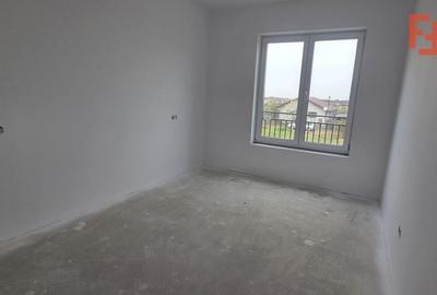 Duplex cu 4 camere cu Canalizare în Moșnița Nouă - 8