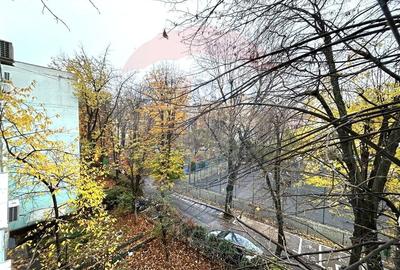 Apartament sector 4 - Piata Covasna - 9