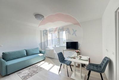 Garsonieră în Titan