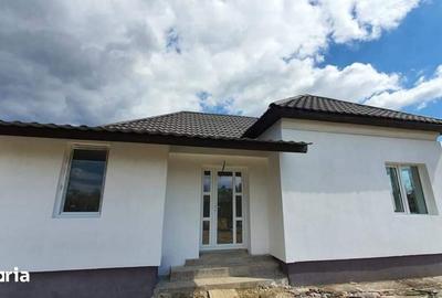 Casă cu 4 camere cu Teren 1200 Mp în Leordeni - 4