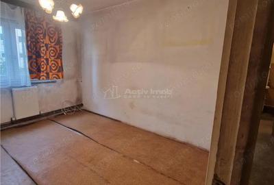 Apartament cu 4 camere decomandat în Rovine - 5