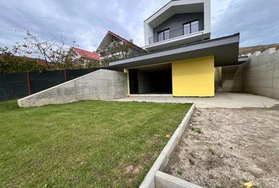 Casa moderna, spa?iu verde ?i priveli?te spre lac - Str. Salcamilor, Campene?ti - 1