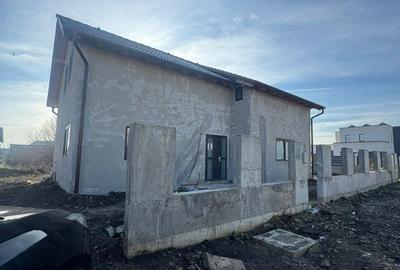 Casă cu 4 camere în Veterani - 1