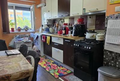 Apartament 3 camere in Deva, zona Eminescu colt cu Balcescu, etaj 2 - 5