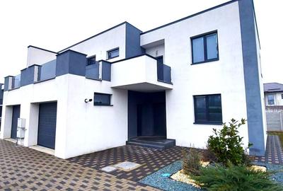 Duplex cu 5 camere cu Canalizare în Central - 1