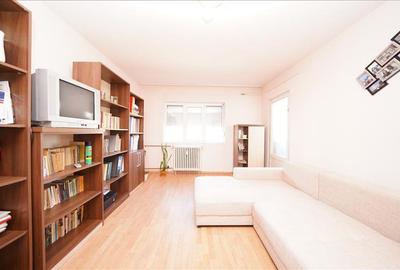 Apartament cu 3 camere decomandat în Decebal - 2