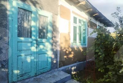 Casă cu 3 camere cu Teren 1840 Mp în Central