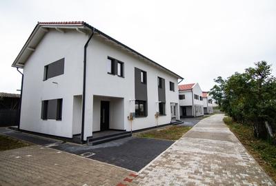 Duplex cu 4 camere cu Canalizare în Chișoda - 1